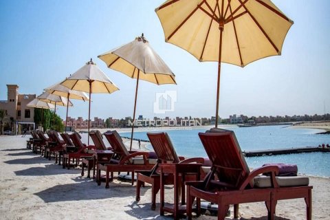 Apartment in Al Hamra Village, Ras Al Khaimah, UAE 3 bedrooms, 180 sq.m. № 592105 - photo 9