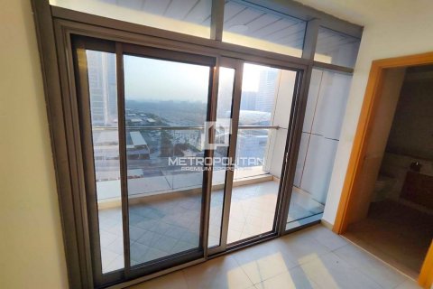 Apartment in Jumeirah Lake Towers, Dubai, UAE 42 sq.m. № 592156 - photo 4