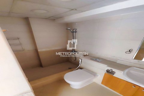 Apartment in Jumeirah Lake Towers, Dubai, UAE 42 sq.m. № 592156 - photo 8