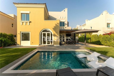 Villa in Dubai Sports City, UAE 5 bedrooms, 353 sq.m. № 626323 - photo 1