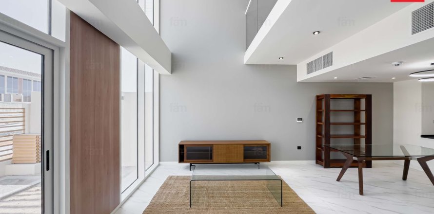 Villa in Dubai, VAE: 2 Schlafzimmer, 101.4 m2 Nr. 621999