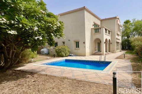 Vila v Jumeirah Islands, Dubai, SAE 4 ložnice, 956 m² Č.: 610919 - fotografie 1
