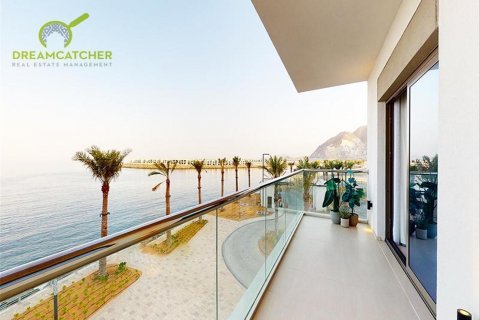 Appartement te koop in Sharm, Fujairah, VAE 2 slaapkamers, 118.6 vr.m., nr 588443 - foto 22