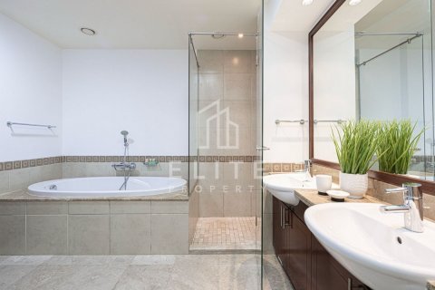 Apartment in Palm Jumeirah, Dubai, UAE 1 bedroom, 126 sq.m. № 623570 - photo 19