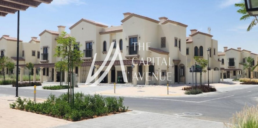 Townhouse in Khalifa City, Abu Dhabi, UAE 3 bedrooms, 172 sq.m. № 605081