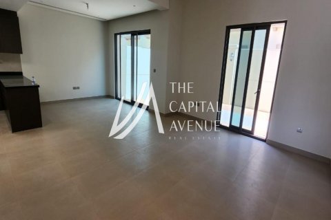Townhouse in Khalifa City, Abu Dhabi, UAE 3 bedrooms, 172 sq.m. № 605080 - photo 2