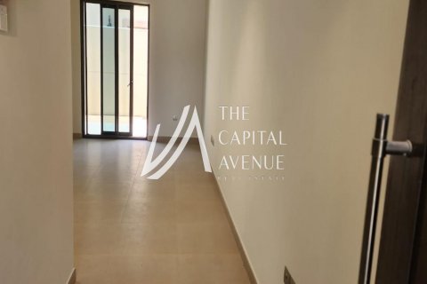 Townhouse in Khalifa City, Abu Dhabi, UAE 3 bedrooms, 172 sq.m. № 605080 - photo 16