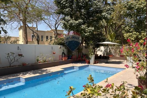 Villa itt: Meadows, Dubai, EAE, 4 hálószoba, 576 m², azonosító: 590776 - fénykép 1