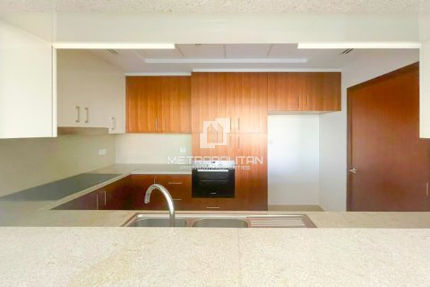Apartment in The Hills, Dubai, UAE 3 bedrooms, 185 sq.m. № 591941 - photo 4