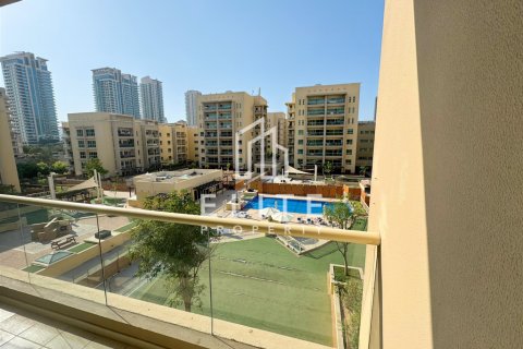 Apartment in Greens, Dubai, UAE 2 bedrooms, 121 sq.m. № 628946 - photo 12