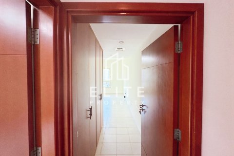 Apartment in Greens, Dubai, UAE 2 bedrooms, 121 sq.m. № 628946 - photo 7