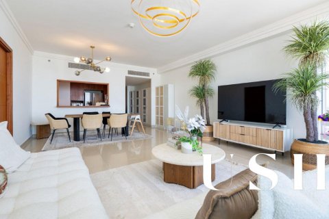 Apartment in Downtown Dubai (Downtown Burj Dubai), UAE 3 bedrooms, 197 sq.m. № 629130 - photo 2