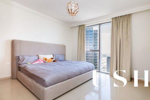 Apartment in Downtown Dubai (Downtown Burj Dubai), UAE 3 bedrooms, 197 sq.m. № 629130 - photo 14