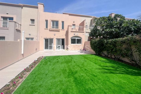 Vilë në The Springs, Dubai, Emiratet e Bashkuara Arabe 3 dhoma gjumi, 255 m2. № 626656 - Foto 2