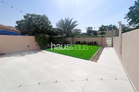 Vilë në The Springs, Dubai, Emiratet e Bashkuara Arabe 3 dhoma gjumi, 255 m2. № 626656 - Foto 11