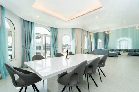 Villa in Palm Jumeirah, Dubai, UAE 4 bedrooms, 657.3 sq.m. № 623881 - photo 8