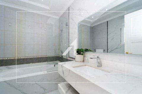 Villa in Palm Jumeirah, Dubai, UAE 4 bedrooms, 657.3 sq.m. № 623881 - photo 25