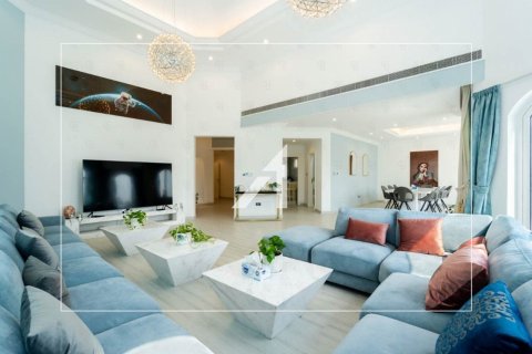 Villa in Palm Jumeirah, Dubai, UAE 4 bedrooms, 657.3 sq.m. № 623881 - photo 3