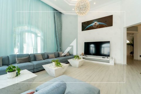 Villa in Palm Jumeirah, Dubai, UAE 4 bedrooms, 657.3 sq.m. № 623881 - photo 4