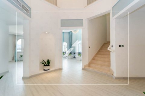 Villa in Palm Jumeirah, Dubai, UAE 4 bedrooms, 657.3 sq.m. № 623881 - photo 6