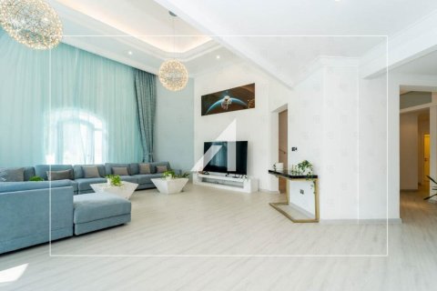 Villa in Palm Jumeirah, Dubai, UAE 4 bedrooms, 657.3 sq.m. № 623881 - photo 5