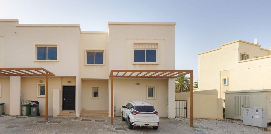 Pronë komerciale në Al Reef, Abu Dhabi, Emiratet e Bashkuara Arabe 4 dhoma gjumi, 180 m2. № 595053