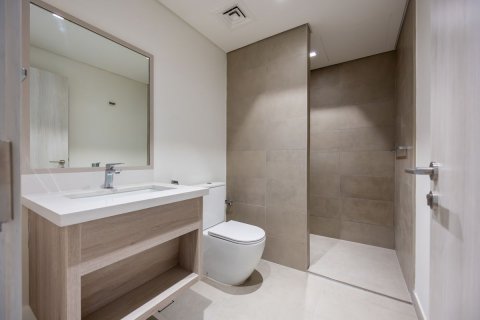 Commercial property on the Yas Island, Abu Dhabi, UAE 5 bedrooms, 384 sq.m. № 594914 - photo 13