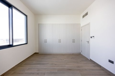 Commercial property on the Yas Island, Abu Dhabi, UAE 5 bedrooms, 384 sq.m. № 594914 - photo 14