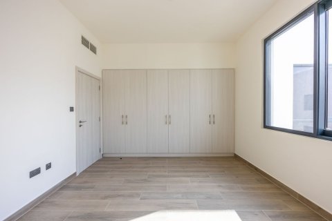 Commercial property on the Yas Island, Abu Dhabi, UAE 5 bedrooms, 384 sq.m. № 594914 - photo 10