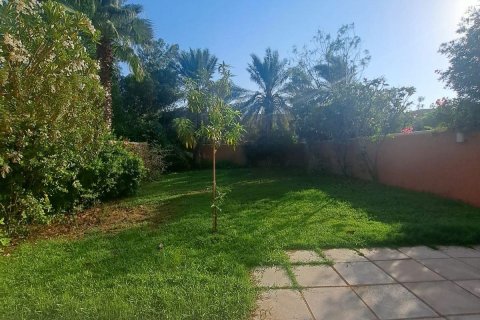 Commercial property in Abu Dhabi Gate City, UAE 5 bedrooms, 451 sq.m. № 594913 - photo 8