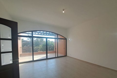 Commercial property in Abu Dhabi Gate City, UAE 5 bedrooms, 451 sq.m. № 594913 - photo 4
