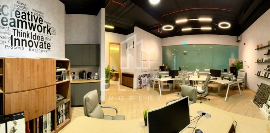 Opisina sa Dubai, UAE 97 sq.m. № 628954