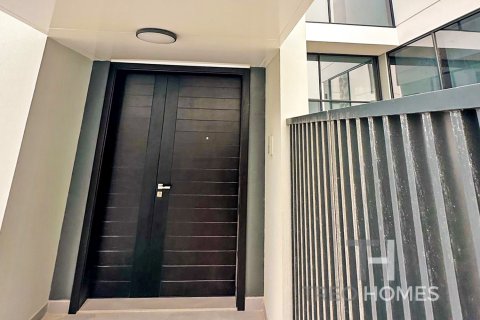 Villa in Al Furjan, Dubai, UAE 4 bedrooms, 331 sq.m. № 586598 - photo 13