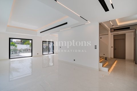 Vilë në Meadows, Dubai, Emiratet e Bashkuara Arabe 6 dhoma gjumi, 457.45437200 m2. № 589939 - Foto 16