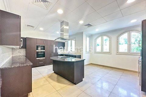 Vila v Jumeirah Golf Estates, Dubai, SAE 4 ložnice, 512 m² Č.: 626328 - fotografie 9