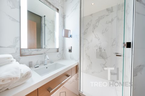 Apartment in Burj Khalifa, Dubai, UAE 2 bedrooms, 117 sq.m. № 586428 - photo 15