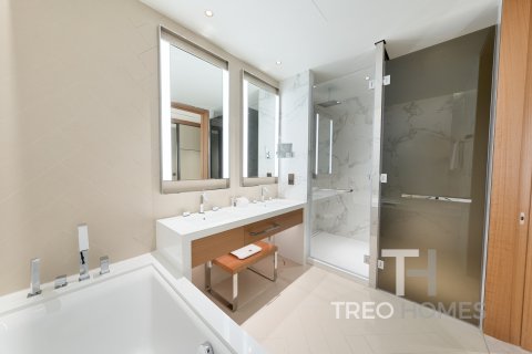 Apartment in Burj Khalifa, Dubai, UAE 2 bedrooms, 117 sq.m. № 586428 - photo 11
