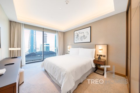 Apartment in Burj Khalifa, Dubai, UAE 2 bedrooms, 117 sq.m. № 586428 - photo 13
