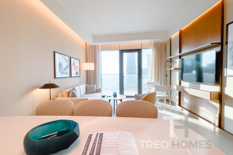 Apartment in Burj Khalifa, Dubai, UAE 2 bedrooms, 117 sq.m. № 586428 - photo 4