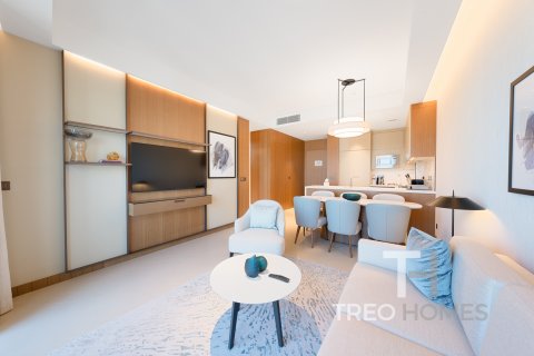 Apartment in Burj Khalifa, Dubai, UAE 2 bedrooms, 117 sq.m. № 586428 - photo 3