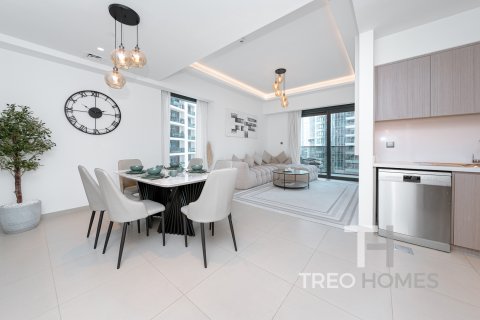 Apartment in Burj Khalifa, Dubai, UAE 2 bedrooms, 123 sq.m. № 586427 - photo 2