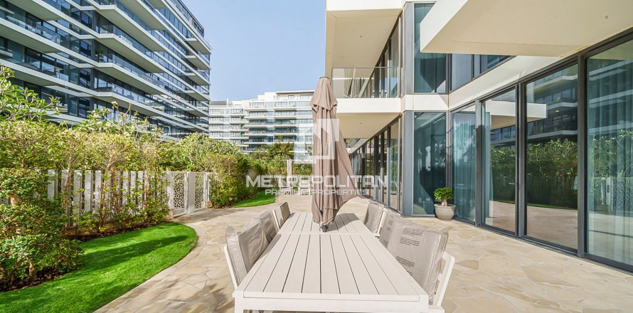 Apartament në Palm Jumeirah, Dubai, Emiratet e Bashkuara Arabe 3 dhoma gjumi, 456 m2. № 593643