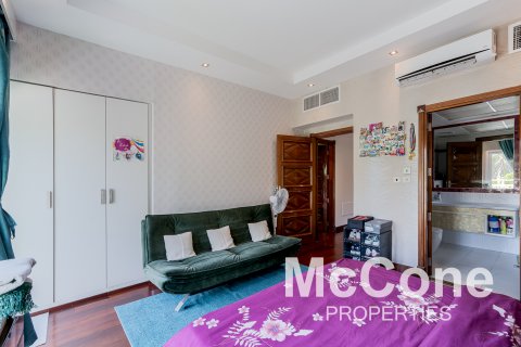 Vila u Meadows, Dubai, UAE 5 spavaćih soba, 582.04 m2 Br. 586970 - fotografija 17