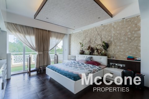 Vila u Meadows, Dubai, UAE 5 spavaćih soba, 582.04 m2 Br. 586970 - fotografija 18