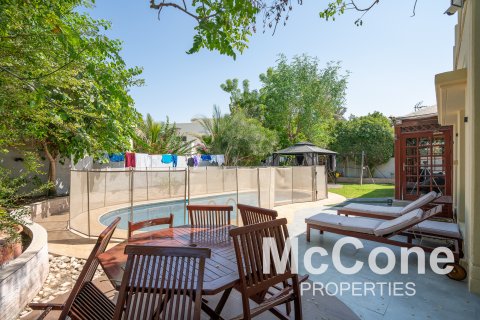 Vila u Meadows, Dubai, UAE 5 spavaćih soba, 582.04 m2 Br. 586970 - fotografija 30