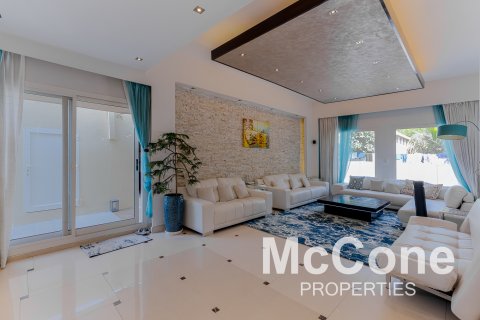 Vila u Meadows, Dubai, UAE 5 spavaćih soba, 582.04 m2 Br. 586970 - fotografija 1