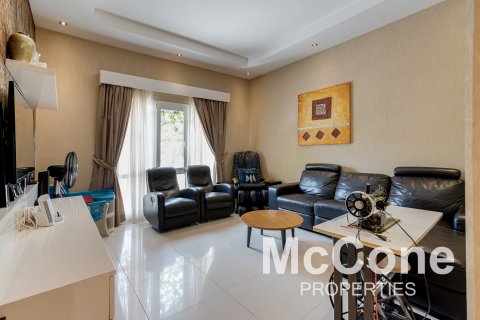 Vila u Meadows, Dubai, UAE 5 spavaćih soba, 582.04 m2 Br. 586970 - fotografija 6