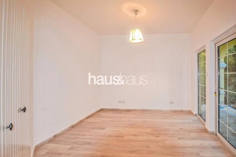 Villa in Dubai Land, UAE 2 bedrooms, 169 sq.m. № 625681 - photo 9
