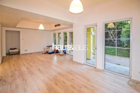 Villa in Dubai Land, UAE 2 bedrooms, 169 sq.m. № 625681 - photo 3