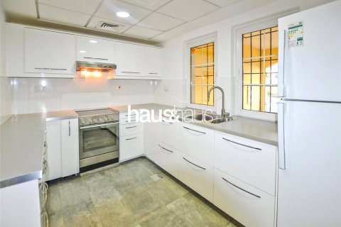 Villa in Dubai Land, UAE 2 bedrooms, 169 sq.m. № 625681 - photo 2